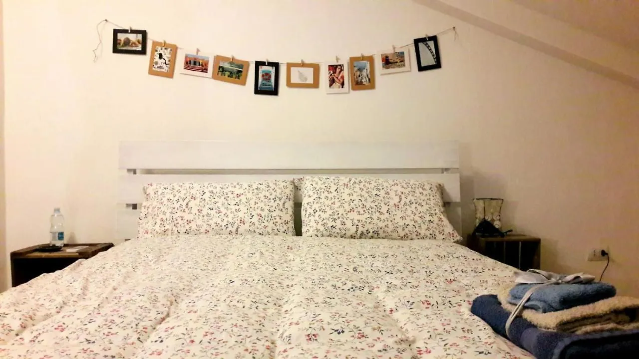 La Casetta Ferrara B&B Couette-café